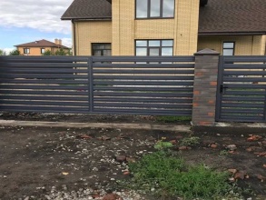 Забор жалюзи 72 метра фото в Крымске